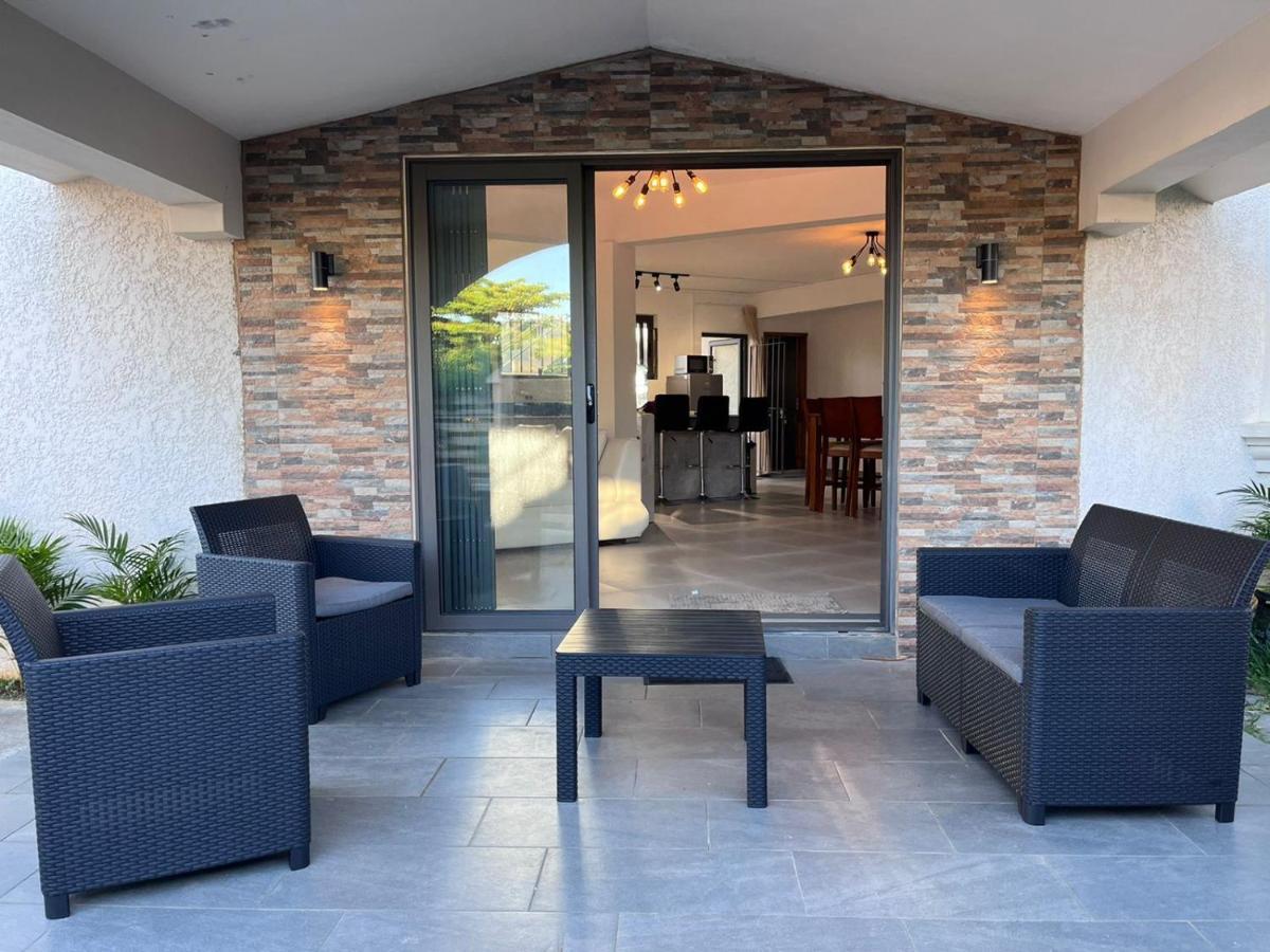 Seasons Break Apartment Pereybere Pereybere Beach Exterior photo