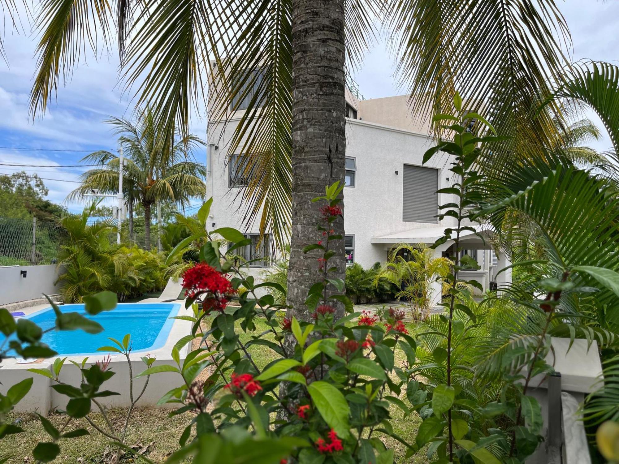 Seasons Break Apartment Pereybere Pereybere Beach Exterior photo